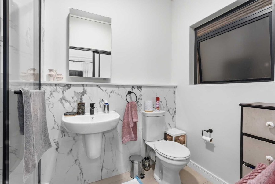1 Bedroom Property for Sale in Parklands Western Cape
